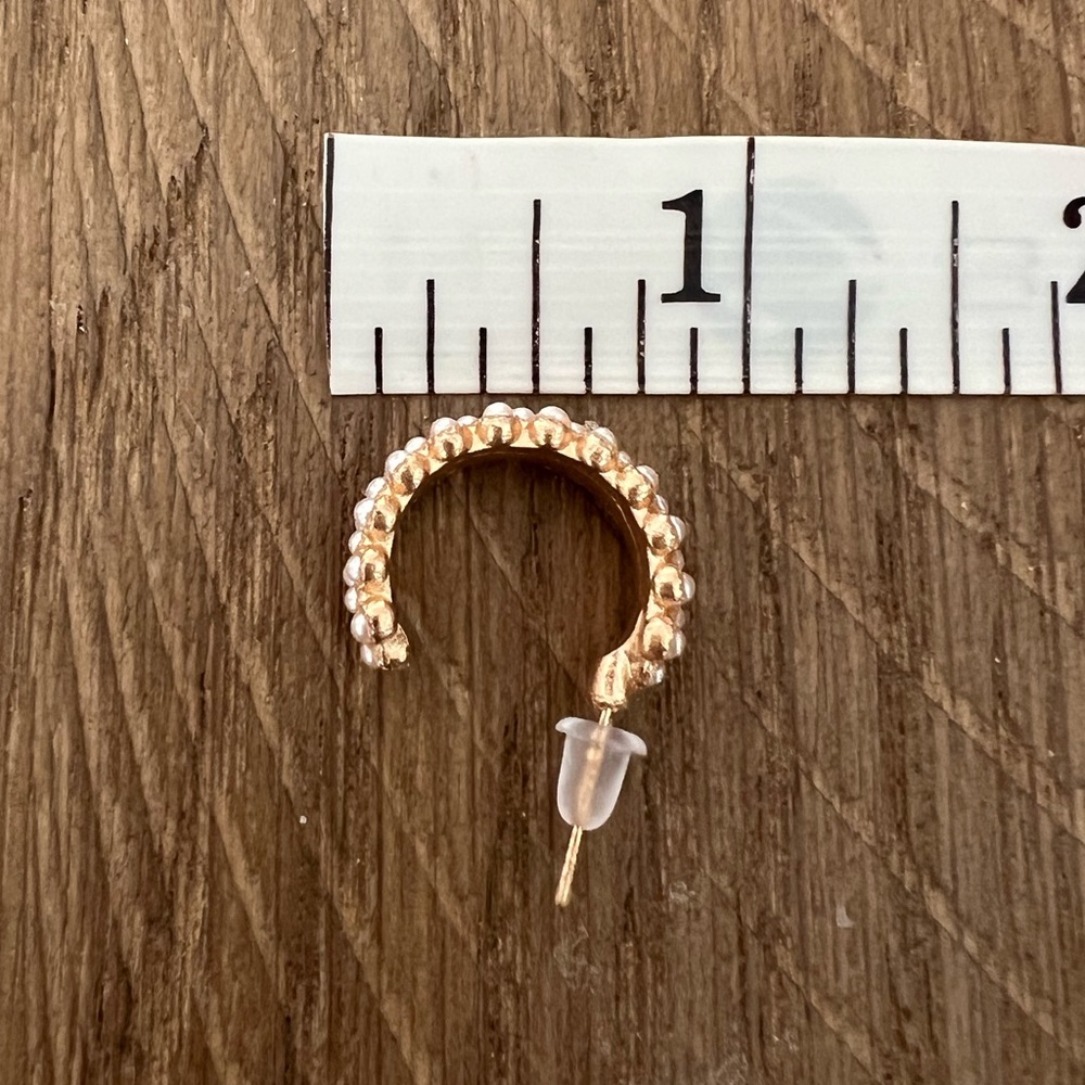 Faux Gold and Pearl Hoops - Picture 4 of 4
